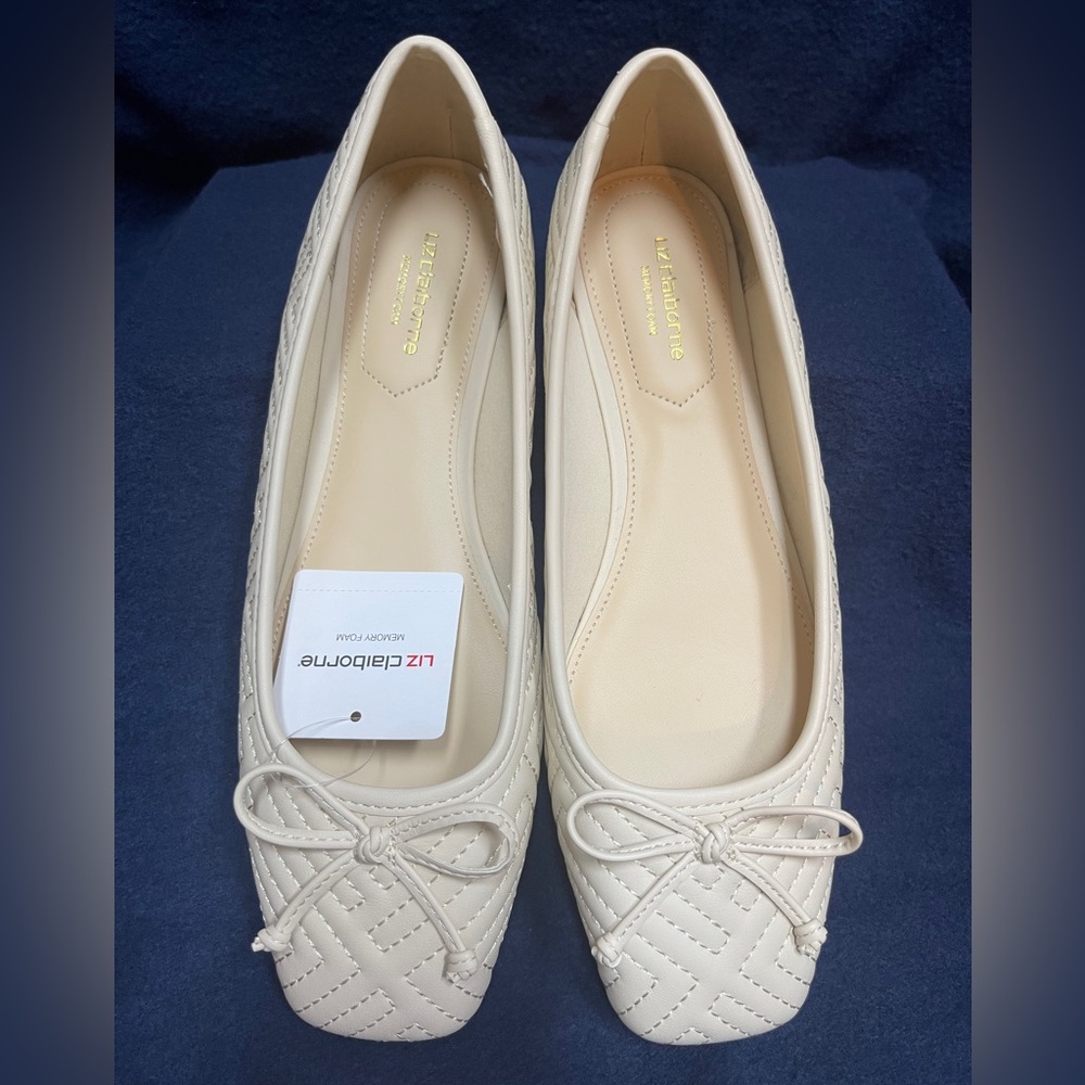 NWT Liz Claiborne Shoes Sz 7.5 Cream Memory Foam Ballet Slip-On Flats Square Toe